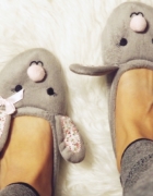 Królicze kapcie, Warszawa i jajecznica