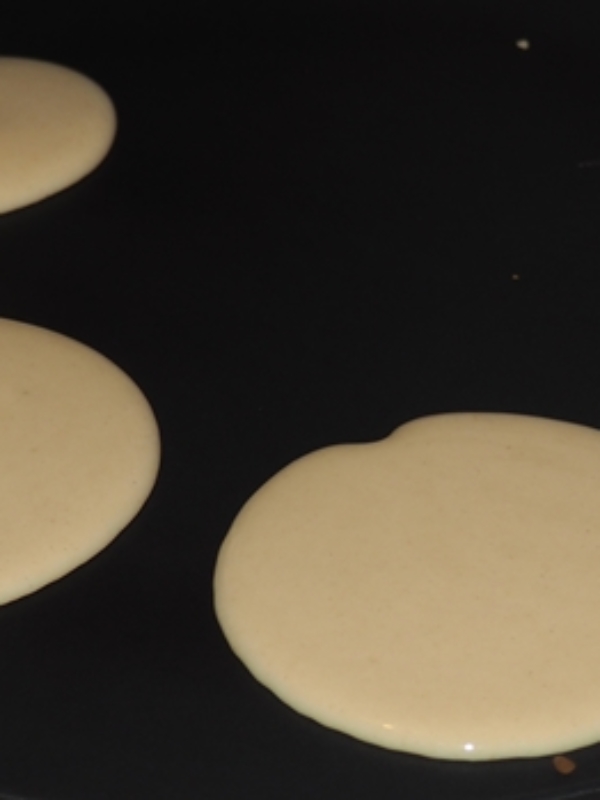 Prosty przepis na pancakes (bez mycia tony naczyń!)