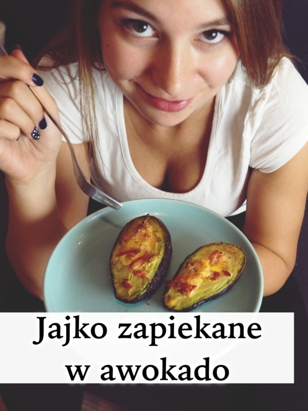 ? Jajko w awokado. Z boczkiem?
